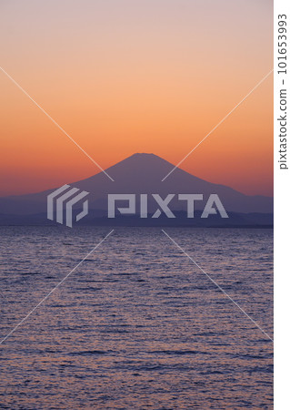 黃昏和富士山的湘南海 黃昏和富士山的湘南海 101653993