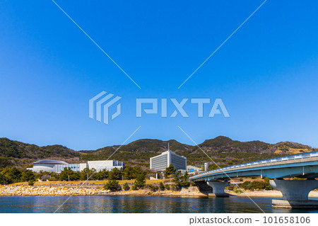 Distant view of Awaji Yumebutai Hotel and International Conference Center 101658106
