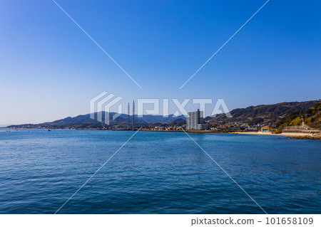 淡路市小磯市關西廣播電台淡路發射站無線電塔的遠景 淡路市小磯市關西廣播電台淡路發射站無線電塔的遠景 101658109