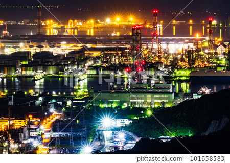 Factory night view (Mizushima industrial complex) Factory night view (Mizushima industrial complex) 101658583