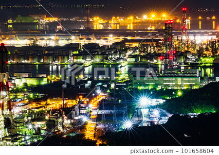 Factory night view (Mizushima industrial complex) 101658604