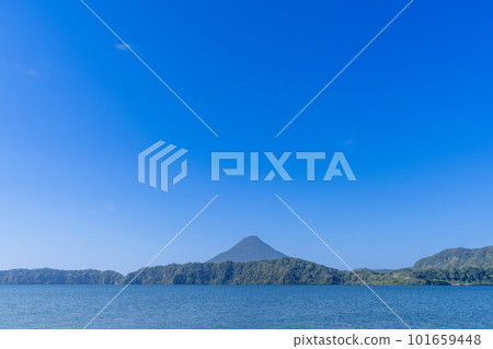 《Kagoshima Prefecture》Lake Ikeda and Mt. Kaimondake 101659448
