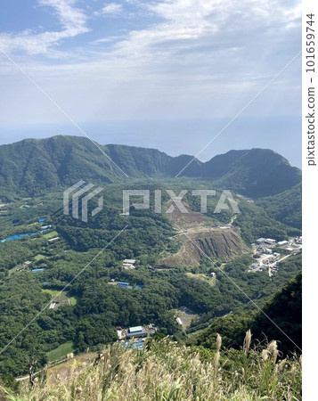 Remote and isolated hidden island Aogashima island in Tokyo, Japan 101659744