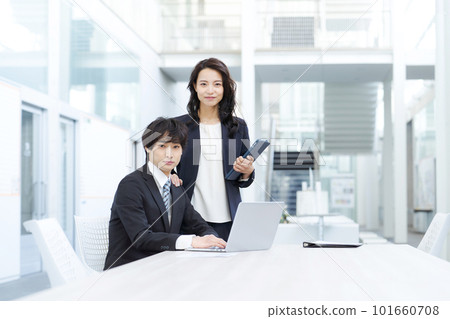 Portrait of working men and women 101660708