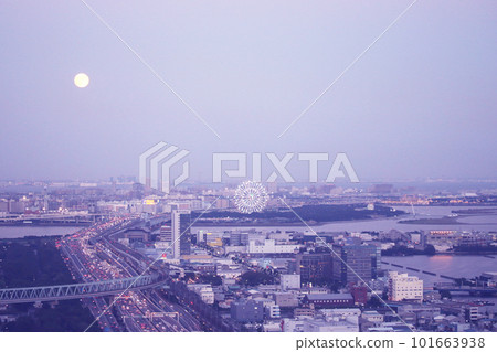 東京灣岸路、摩天輪和月亮 東京灣岸路、摩天輪和月亮 101663938