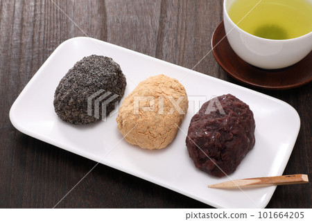 白盤子上的美味 Ohagi 101664205