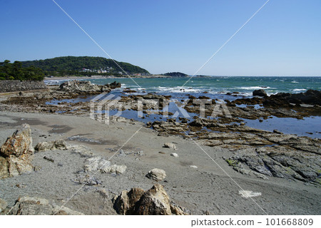 Hayama Reef and coastal scenery from the Mikashita coast 101668809