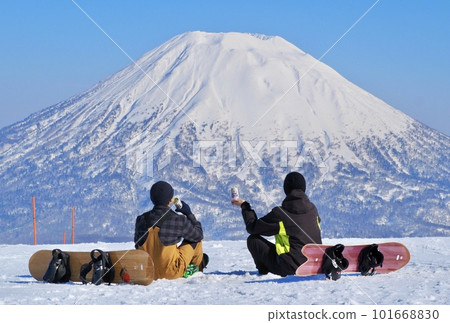 為新雪谷的羊蹄山壯麗景色乾杯 為新雪谷的羊蹄山壯麗景色乾杯 101668830