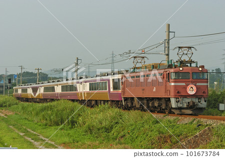 Nanao Line Houdatsu-Menda JR West EF81-48 (Tsuruga) + Series 12 (Kanazawa) Exciting Danran Nanao Line Houdatsu-Menda JR West EF81-48 (Tsuruga) + Series 12 (Kanazawa) Exciting Danran 101673784