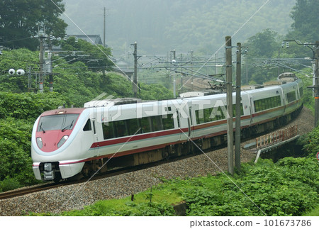 北陸本線伊斯魯吉·栗卡拉北越快車系列 683 N03 編隊白鷹 101673786