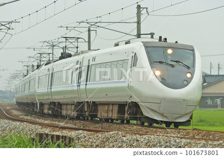 北陸本線西高岡～高岡JR西681系列W11+W01編隊（金澤）白高 101673801