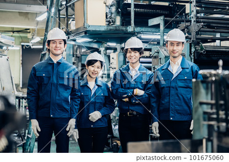 group photo of factory workers 101675060
