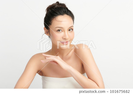 Beautiful young asian woman with clean fresh skin on white background, Face care, Facial treatment, Cosmetology, beauty and spa, Asian women portrait. 101675682