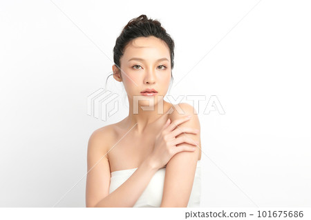 Beautiful young asian woman with clean fresh skin on white background, Face care, Facial treatment, Cosmetology, beauty and spa, Asian women portrait. Beautiful young asian woman with clean fresh skin on white background, Face care, Facial treatment, Cosmetology, beauty and spa, Asian women portrait. 101675686