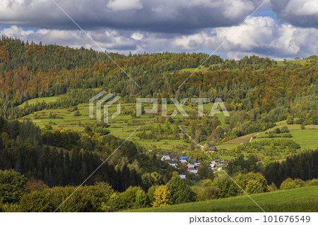 Autumn landscape in Mala Fatra mountains, Slovakia Autumn landscape in Mala Fatra mountains, Slovakia 101676549