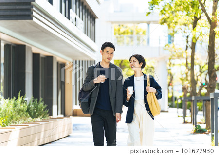 走在時尚都市的情侶 走在時尚都市的情侶 101677930