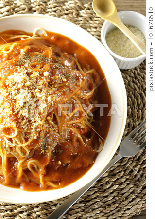 大份肉醬意大利面鳥瞰圖 大份肉醬意大利面鳥瞰圖 101678510