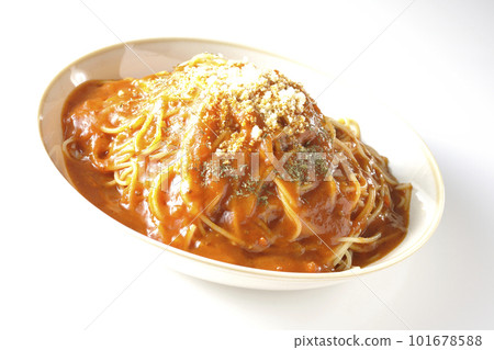 Shoot a large serving of meat sauce pasta on a white background 101678588
