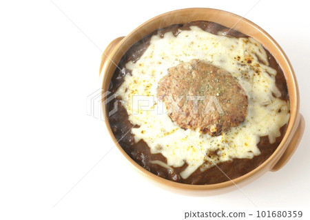 A bird's-eye view of a hot curry with plenty of cheese and hamburger on a white background 101680359