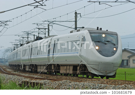 北陸本線西高岡～高岡JR西681系列W11+W01編隊（金澤）白高 101681679