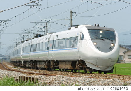 北陸本線西高岡～高岡JR西681系列W12+W02編隊(金澤)白高 101681680