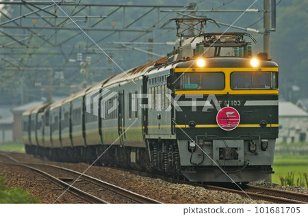 北陸本線 Hosorogi - 蘆原溫泉 JR 西日本 EF81-103(敦賀)+ 24 系列暮光特快 北陸本線 Hosorogi - 蘆原溫泉 JR 西日本 EF81-103(敦賀)+ 24 系列暮光特快 101681705