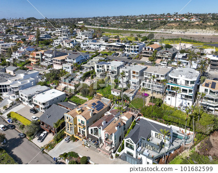 Aerial view of Encinitas town in San Diego, California 101682599