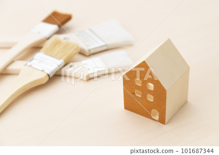 House paint image 101687344