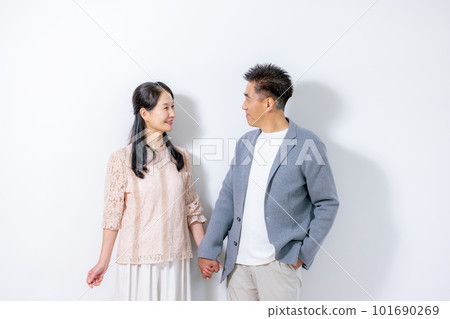 Cuddling senior couple Cuddling senior couple 101690269