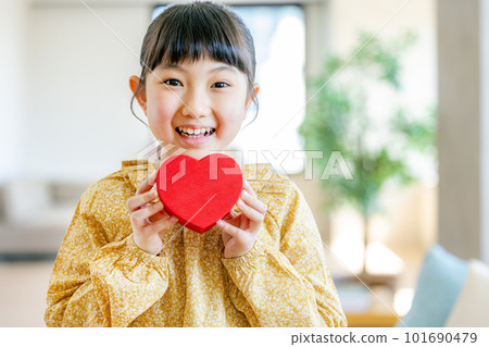 A girl with a heart 101690479