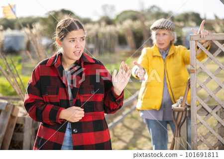 Conflict between female neighbors in country farm 101691811