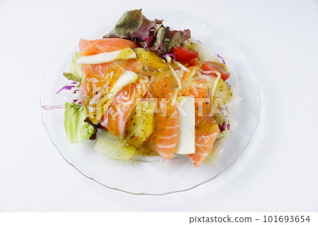Salmon carpaccio 101693654