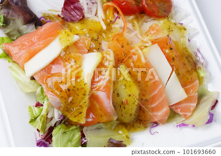 三文魚生牛肉片 101693660