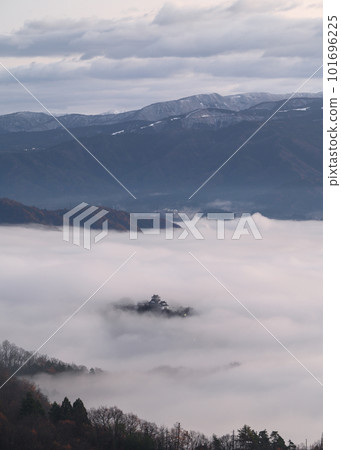 Castle in the sky Echizen Ono Castle 101696225