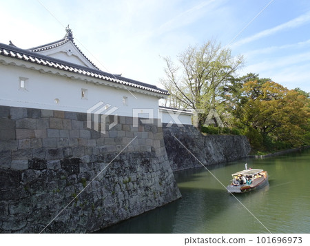 靜岡市駿府城公園護城河和屋形船照片 靜岡市駿府城公園護城河和屋形船照片 101696973