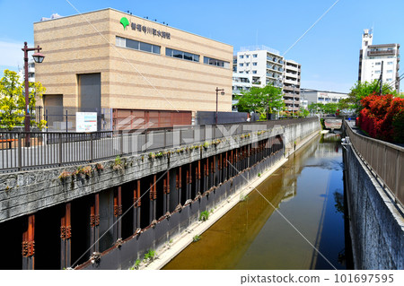 善福寺河取水設施 / 善福寺河附近的下游 / Kannana / 面向和田堀橋（東京都杉並區）[2023 年 4 月] 101697595