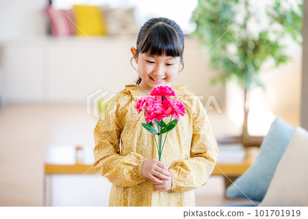 Girls with carnations 101701919