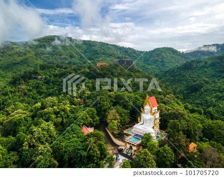 Nakhon Nayok, Thailand, November 1, 2020. Wat Sri Ka Ang, Phra Phuttha Chinnarat Buddha Statue is the largest model in Thailand.. 101705720