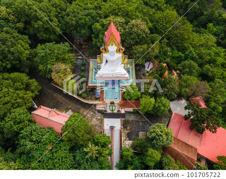 Nakhon Nayok, Thailand, November 1, 2020. Wat Sri Ka Ang, Phra Phuttha Chinnarat Buddha Statue is the largest model in Thailand.. 101705722