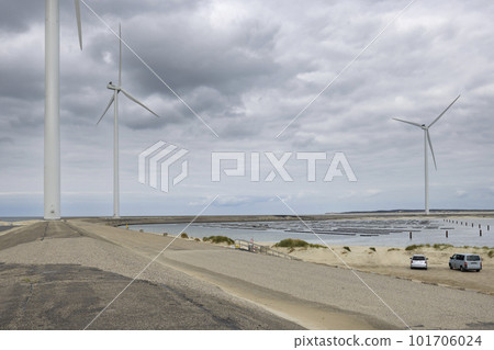 Wind turbines on edge of  national park Oosterschelde, Domburg - Vrouwenpolder, The Netherlands 101706024