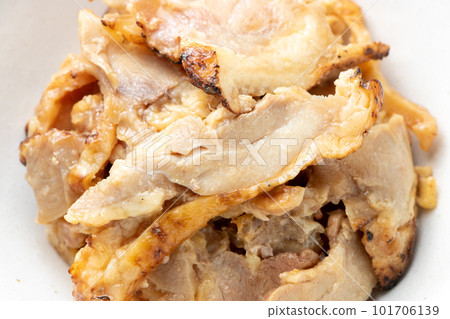 Hinepon (broiled chicken with ponzu sauce). Hinepon (broiled chicken with ponzu sauce). 101706139