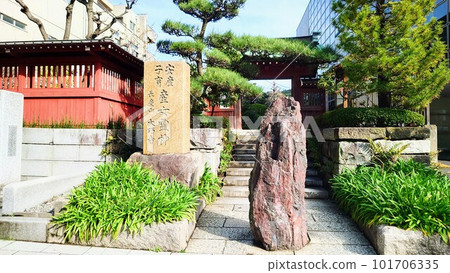 The entrance to Daikoji, a temple in front of Kamakura Station 101706335