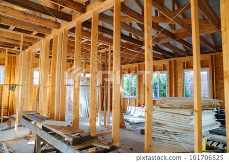 The internal structure of the block wooden house consists of wooden bars 101706825