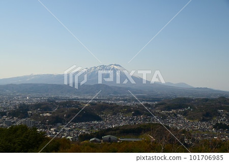 Mt. Iwate in spring seen from Iwayama Observatory (Southern Katafuji) Mt. Iwate in spring seen from Iwayama Observatory (Southern Katafuji) 101706985