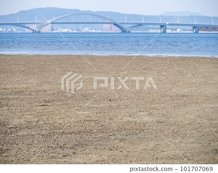 Wajiro tidal flat (the tidal flat that spreads out at the back of Hakata Bay). Higashi Ward, Fukuoka City. 101707069