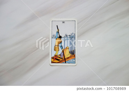 塔羅牌劍 6 塔羅牌劍 6 101708989