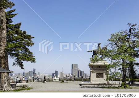 Equestrian statue of Date Masamune in the blue sky Equestrian statue of Date Masamune in the blue sky 101709000