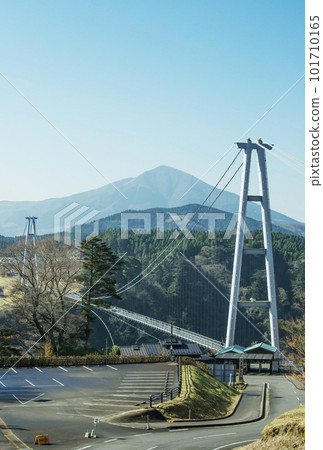 Kokonoe Yume Otsuribashi Oita sightseeing spot Japan's tallest suspension bridge A promenade in the sky A large suspension bridge over a valley 101710165