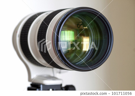 Proffesional digital camera white zoom telephoto lens Proffesional digital camera white zoom telephoto lens 101711056