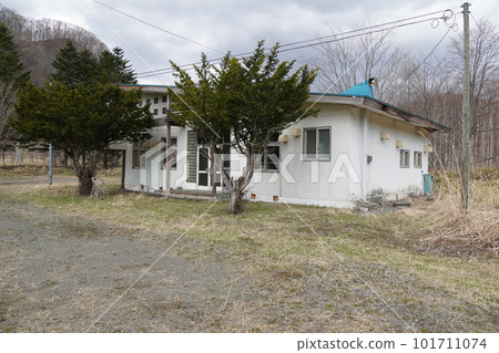 日高市立三岩小學校(停課舊址三岩生活館) 日高市立三岩小學校(停課舊址三岩生活館) 101711074